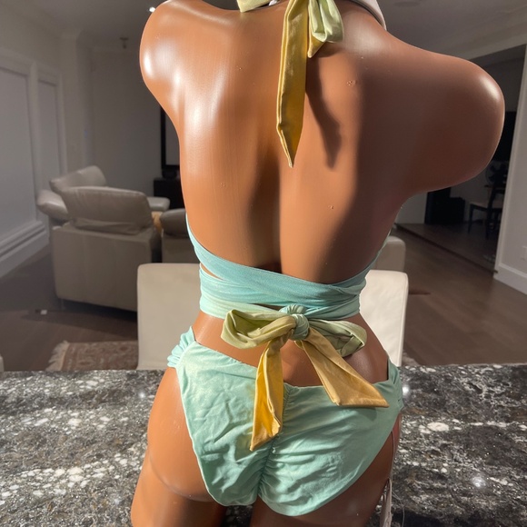 NWT beach bunny SHOW AND TELL bikini wrap around L top/XL bottoms - Picture 3 of 8